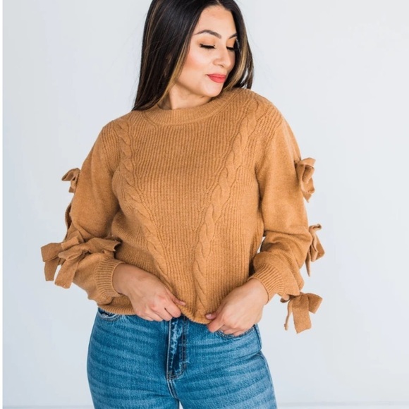 Molly Bracken Bow sleeve cable knit sweater - Picture 4 of 8